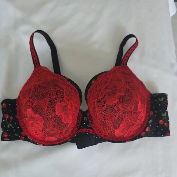 Torrid Red Lace and Black With Cherrirs Print Underwire Bra 46C - Picture 1 of 8